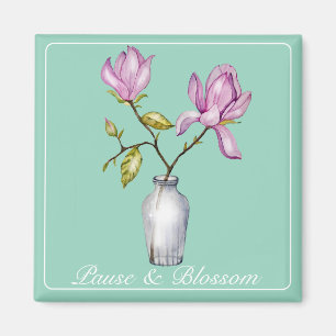 Imán Acuarela de Magnolia Rosa Elegante en Jarrón de Vi