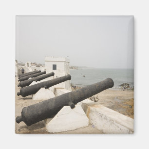 Imán África, África Occidental, Ghana, Elmina. Cañones