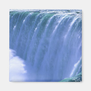 Imán Al borde de las poderosas cataratas del Niágara, N