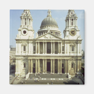 Imán Al oeste frente de la catedral de San Pablo,