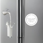 Imán Alergia a la lactosa bilingüe negra y blanca<br><div class="desc">Presentamos nuestro elegante imán "Alerta Bilingüe de Alergia a la Lactosa Negra y Blanca", diseñado para personas que manejan alergias a la lactosa con estilo y claridad. Este botón minimalista presenta una clara advertencia de texto bilingüe contra la lactosa tanto en inglés como en español, lo que garantiza visibilidad y...</div>