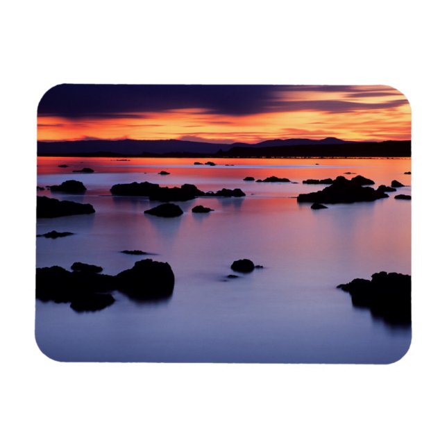 Imán Amanecer en el punto negro del lago Mono (Horizontal)