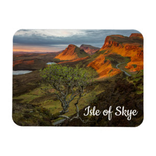 Imán Amanecer en las montañas Quiraing en Skye, Escocia