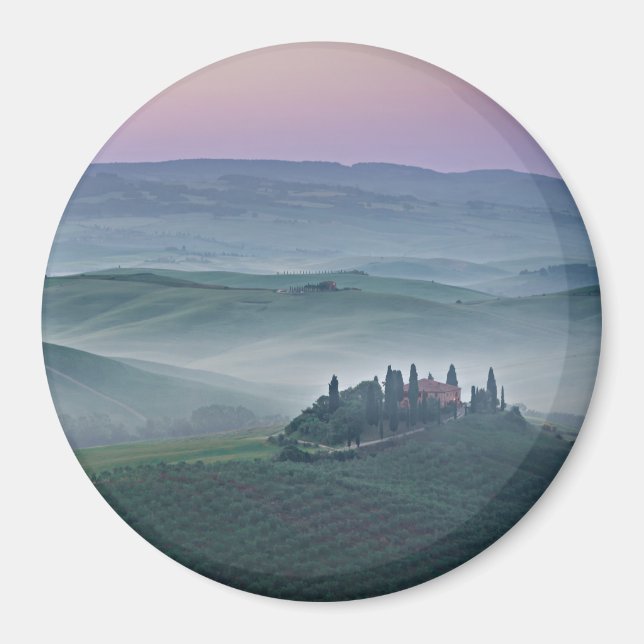 Imán Amanecer rosa sobre el paisaje toscano alrededor d (Frente)