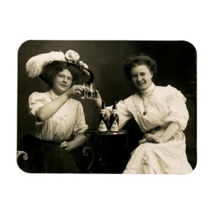 Imán Amigos Chicas de Beer Drinking 1905