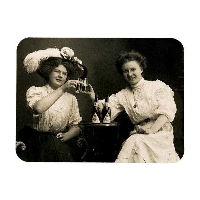 Imán Amigos Chicas de Beer Drinking 1905 (Horizontal)