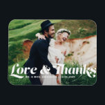 Imán Amor y gracias Boda de fotos con guión retro<br><div class="desc">Celebra tu amor y muestra gratitud con nuestro boda de fotos de personalizable ¡gracias imán! Este toque único es perfecto para recordarle a sus seres queridos su día especial mientras expresa su sincero agradecimiento de una manera memorable. Incluye la frase "Amor y Gracias" en un encantador guión retro. Este boda...</div>