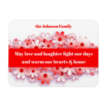 Amor y risa calentan corazones y flores en casa