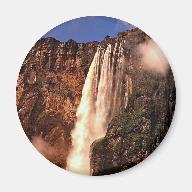 Imán Angel cae sobre Auyan Tepui, Venezuela (Frente)