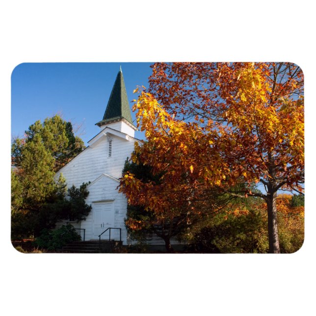 Imán Antigua iglesia blanca en otoño (Horizontal)