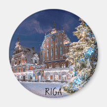 Árbol de Navidad y casa de cabezas negras en Riga 
