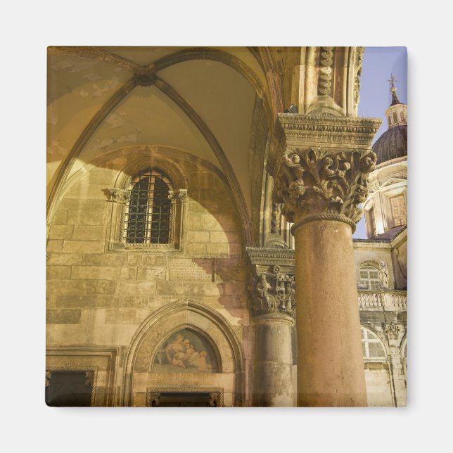 Imán Arcos del Palacio del Rector con la Catedral de Du (Frente)