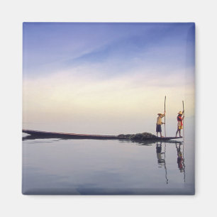 Imán Asia, Birmania, (Myanmar) Barco pesquero reflejado