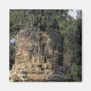 Imán Asia, Camboya, Siem Reap. Enormes esculturas de pi