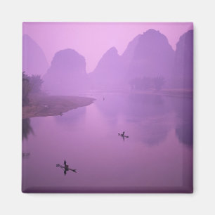 Imán Asia, China, Guanxi, Yangshou. Pescadores en balsa