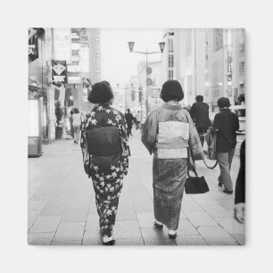 Imán Asia, Japón, Tokio. Geishas en el Ginza.