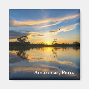 Imán Atardecer y reflexión en la Amazonía