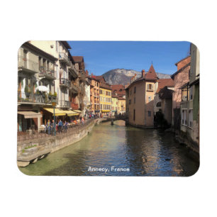 Imán Atractiva vista del río de Annecy, Francia en un