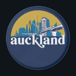 Imán Auckland New Zealand Vintage City Skyline<br><div class="desc">Diseño de ciudad de estilo vintage y retro con un hermoso paisaje, atracción turística y arte de paisajes urbanos. rascacielos Guay y artículos de ilustracion de silueta de construcción para turistas y viajeros. Perfecto como recuerdo para volver a casa cuando viaja por todo el mundo. Guarde la memoria de sus...</div>