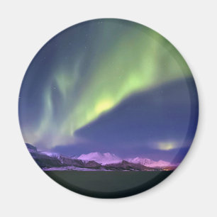 Imán Aurora Borealis sobre Lyngenfjorden Noruega