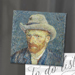 Imán Autoretrato | Vincent Van Gogh<br><div class="desc">Autoretrato con Gorra Gray Felt (1887) del artista holandés post-impresionista Vincent Van Gogh. Van Gogh se utilizaba a menudo como modelo para practicar la pintura artística. Está claro que había estudiado la técnica del puntillismo, pero sus pinceles no son sistemáticos y ha aplicado las marcas a su propia manera. Este...</div>