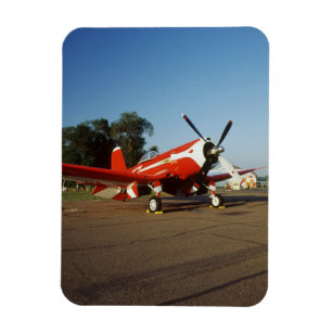 Imán Avión F2G-1D Super Corsair en un programa aéreo en