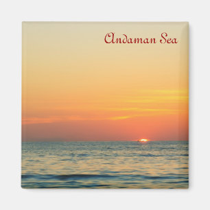 Imán Bahía de Kamala en Tailandia al atardecer