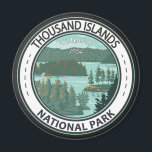 Imán Bandera de Canadá del Parque Nacional de las Mil I<br><div class="desc">Diseño artístico vectorial del Parque Nacional de las Mil Islas. El Park está situado en la ruta panorámica 1000 Islands Parkway,  en la región de las Mil islas del río Saint Lawrence.</div>