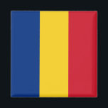 Imán Bandera de Rumania<br><div class="desc">La bandera rumana es una tribanda vertical. Los colores utilizados en la bandera son azul, rojo, amarillo. La proporción de la bandera rumana es de 2:3. La bandera de Rumania fue adoptada en 1989. El primer uso del diseño actual de la bandera fue en 1867. El último cambio en el...</div>