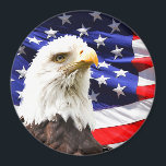 Imán Bandera estadounidense con águila calva<br><div class="desc">Bandera estadounidense con águila calva,  diseño patriótico.</div>