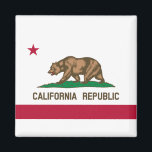 Imán Bandera estatal de California<br><div class="desc">Este diseño presenta la bandera del estado de California en Estados Unidos, uno de los estados más poblados y ricos del país. A menudo se le conoce como la Bandera del Oso, y se basa en una bandera que fue ondeada por primera vez durante la Revuelta de la Bandera del...</div>