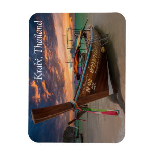 Imán Barco de cola larga al atardecer, Krabi, Tailandia