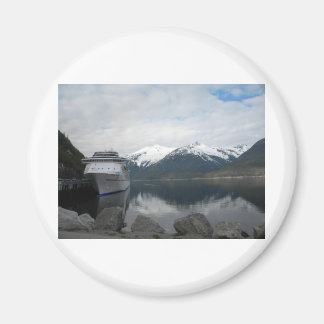 Imán Barco de crucero atracado en Skagway, Alaska