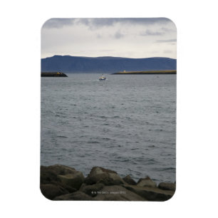 Imán Barco de pesca que sale del puerto, Reykjavik,