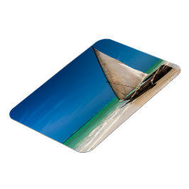 Imán Barco de pesca tradicional en la playa