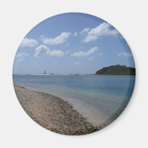 Imán Barco de vela a la distancia en Santo Tomás