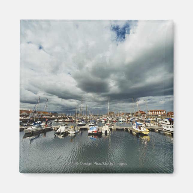 Imán Barcos En Un Puerto (Frente)