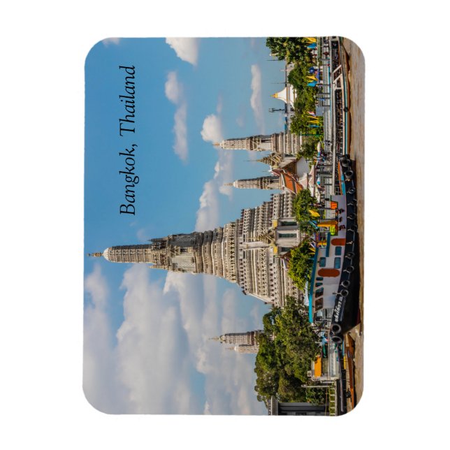 Imán Barge sailing pas Wat Arun (Vertical)