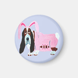 Imán Basset Hound con traje de conejo