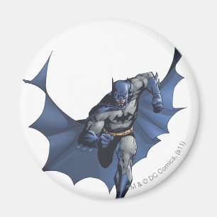 Imán Batman corre con una capa voladora