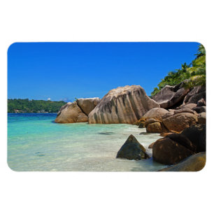 Imán Beautiful Tropical Sea with a Rocky Beach