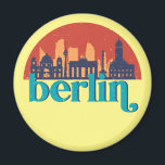 Imán Berlín Alemania Skyline Retro Cityscape Art<br><div class="desc">Diseño de ciudad de estilo vintage y retro con un hermoso paisaje, atracción turística y arte de paisajes urbanos. rascacielos Guay y artículos de ilustracion de silueta de construcción para turistas y viajeros. Perfecto como recuerdo para volver a casa cuando viaja por todo el mundo. Guarde la memoria de sus...</div>