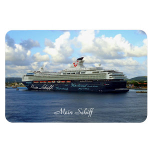 Imán Berthed en Bonaire Mein Schiff
