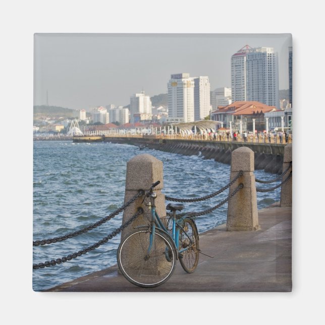 Imán Bicicleta en el paseo marítimo con la silueta de l (Frente)