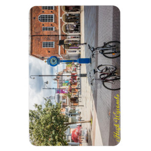 Imán Bicicletas y el reloj del milenio, Wycombe alto
