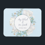 Imán Boda Floral Azul Tulip<br><div class="desc">Este diseño presenta un bonito ilustracion de tulipanes en plena floración, rodeado de delicada vegetación y un suave fondo azul. Ya sea que esté planeando una boda de primavera, una boda en el jardín o simplemente le guste la belleza de los tulipanes, este diseño seguro que encantará e impresionará a...</div>