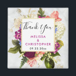 Imán Boda floral de color rosa y blanco moderno<br><div class="desc">Boda gracias imán con un diseño de acuarela de bonito. Una disposición floral de muchas variedades diferentes de flores en colores rojo, rosa y blanco, y mucha follaje verde. Un marco recubierto por encima con un Relieve metalizado de imitación de oro. Diseño elegante y elegante. Fondo de mármol blanco roto....</div>