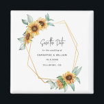 Imán Boda Floral De Girasol Eucalyptus Ahorra La Fecha<br><div class="desc">Planee su boda perfecto esta temporada con nuestro brillante tema de girasoles, salve las tarjetas de cita. Con flor de girasol y marco geométrico con efecto oro, esta tarjeta se puede personalizar fácilmente para tu ocasión especial como una ducha nupcial, fiesta de compromiso, fiesta de cumpleaños, aniversarios, reuniones familiares y...</div>