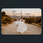 Imán Boda fotográfico de entubación manual gracias post<br><div class="desc">A todos les encantará recibir este hermoso boda gracias imán con una impresionante imagen de su día de bodas. ¡personalizar fácilmente este imán con tu foto boda favorita! Fotografía por: Kept Record Record Photography www.keptrecord.com</div>