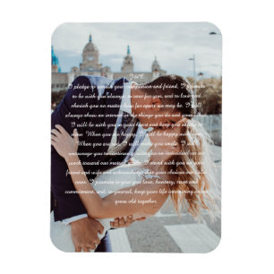 Imán Boda muestra papel falso envuelto en tela